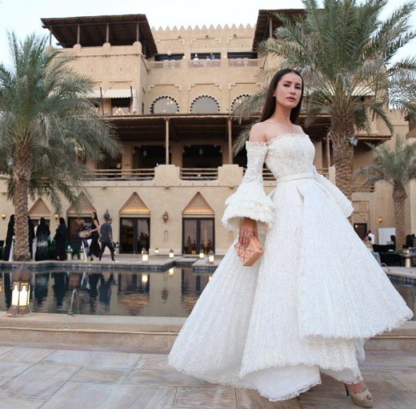 Bông hồng lai nổi tiếng nhất Thái Lan 43 tuổi vẫn chưa chịu cưới bạn trai yêu hơn 20 năm - 8