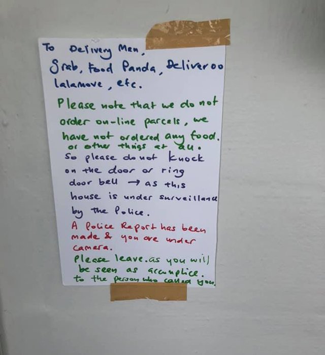 Nhận đơn hàng 16 suất mì, anh shipper sốc nặng khi đọc tờ giấy dán ở cửa nhà khách hàng - 2