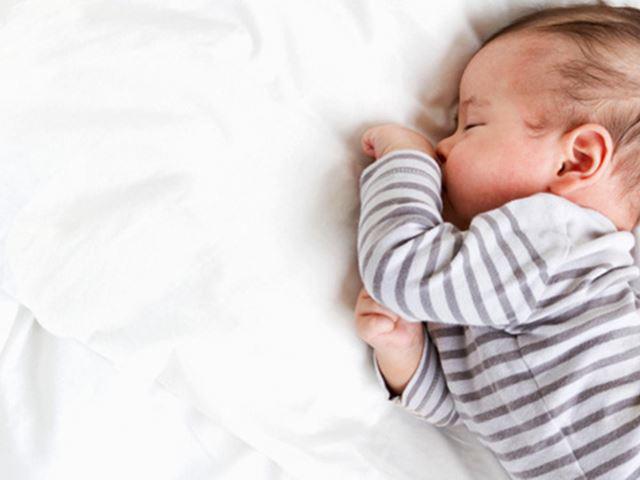 Trẻ sơ sinh ngủ li bì, khó đánh thức mẹ không nên chuyên đề - 4