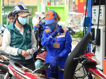 Chưa từng có trong lịch sử: Giá dầu xuống mức âm trong cơn hoảng loạn của nhà đầu tư