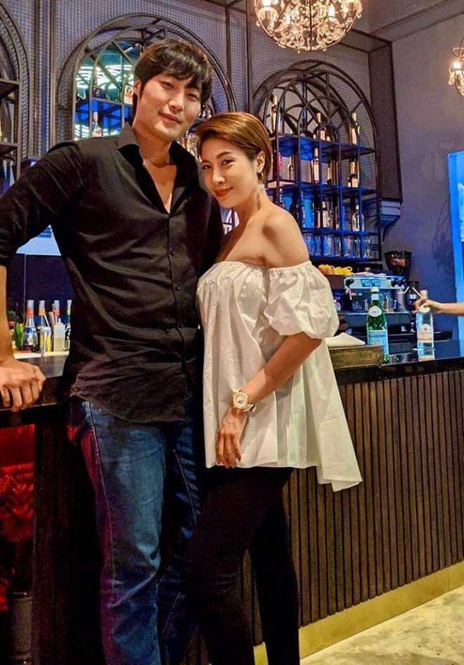 Pha Lê mang thai với trai đẹp Hàn Quốc, Đông Hùng khoe bạn gái sinh năm 1999 có bầu - 2