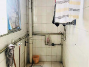 Bà bầu - Cô gái 18 tuổi đang tắm bỗng hét lớn, bạn trai vội chạy vào nhìn thì sốc nặng