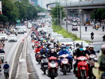 Hà Nội, TP.HCM ngày đầu nới lỏng cách ly xã hội: Đường phố “chật như nêm”