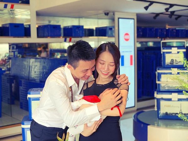 Ái nữ nhà Minh Nhựa sau sinh 10 ngày nặng vỏn vẹn 41kg, tiết lộ bí quyết cực đơn giản - Ảnh 1 ai nu nha minh nhua sau sinh 10 ngay nang von ven 41kg, tiet lo bi quyet cuc don gian - 1