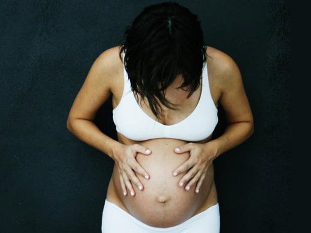 4 bộ phận trên cơ thể mẹ bầu đừng chạm tay nhiều dễ gây hại thai nhi