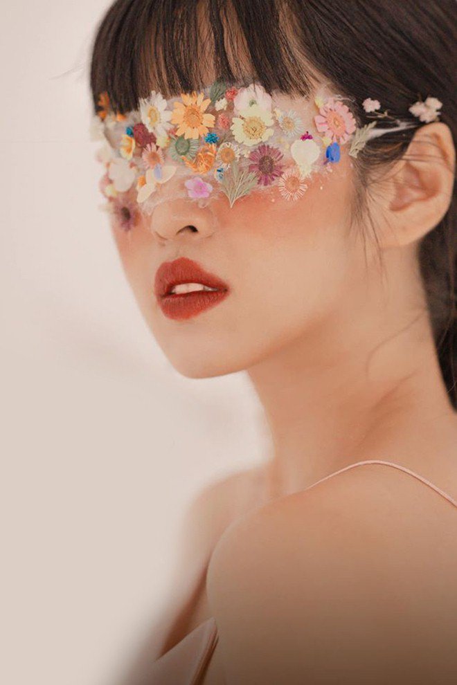 cong khai nu chinh nguoi ay la ai: hoa ra my nu ma lum nghin nguoi thuong nho - 1