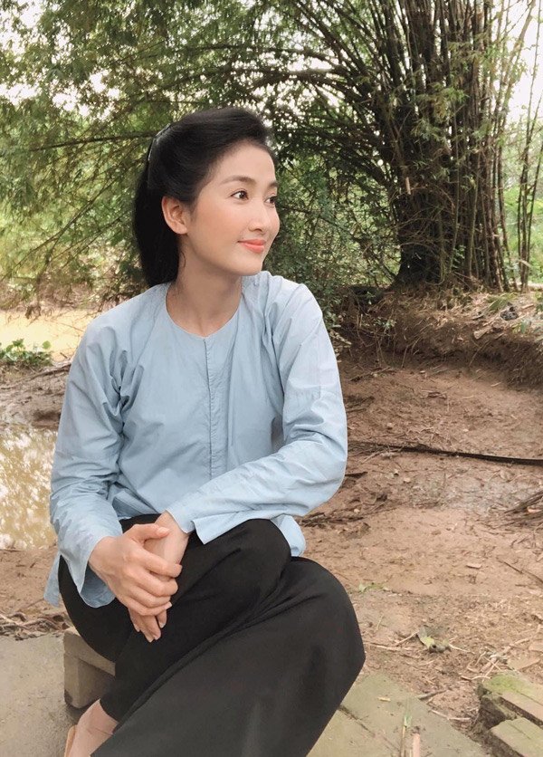 quynh lam: nu hoang ao ba ba tren man anh nhung ngoai doi lai ngot ngao the nay - 9