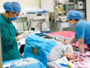 Bà bầu - Vợ chồng khuyết tật vẫn ngọt ngào chuyện giường chiếu, đứa trẻ ra đời cả nhà chết lặng