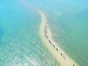 Clip Eva - Con đường đi bộ giữa biển Phú Yên