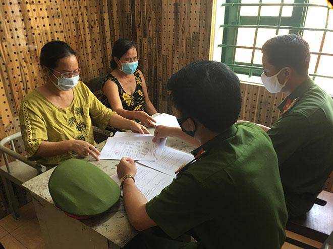 Mang rổ kẹo ra đánh bạc rồi quy thành tiền tưởng qua mắt thoát đẹp - 3