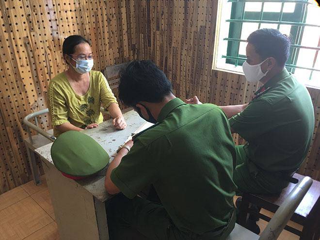 Mang rổ kẹo ra đánh bạc rồi quy thành tiền tưởng qua mắt thoát đẹp - 4