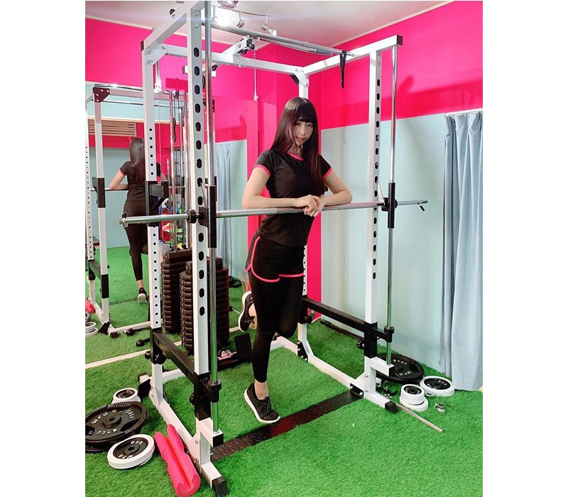 Để có được vóc dáng như hiện tại, Naomi Majima cũng cần phải dành thời gian cho việc tập luyện tại phòng gym.
