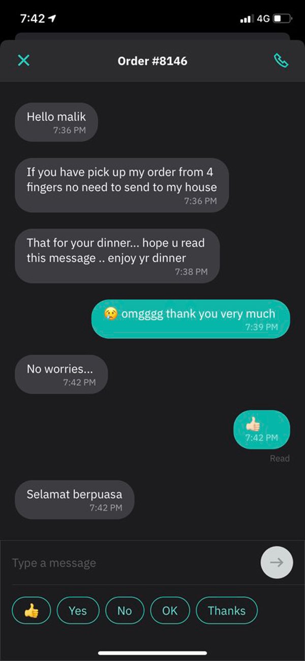 Đi giao đồ ăn đêm, anh shipper xúc động khi đọc tin nhắn và nhận món quà của khách - 1