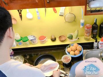 Nghỉ lễ mùa dịch: Sáng dậy chồng ngẩn ngơ khi thấy "nàng thơ", vợ cười bò nhìn chồng vào bếp