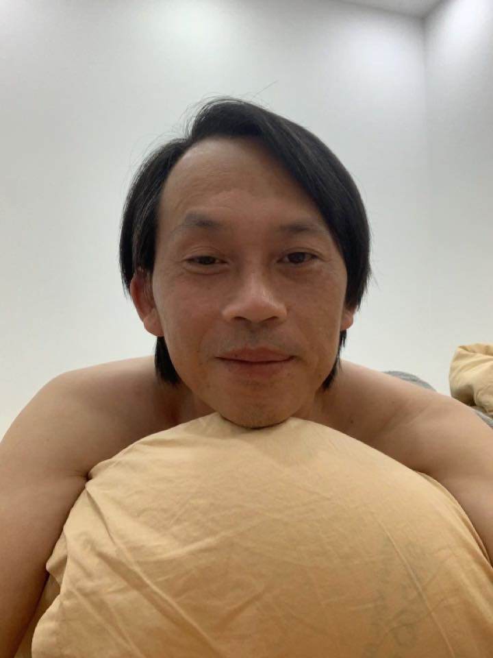 Đen nhẻm xuất hiện, Hoài Linh tự amp;#34;bóc phốtamp;#34; bản thân và màn livestream bán hàng cười nôn ruột - 3