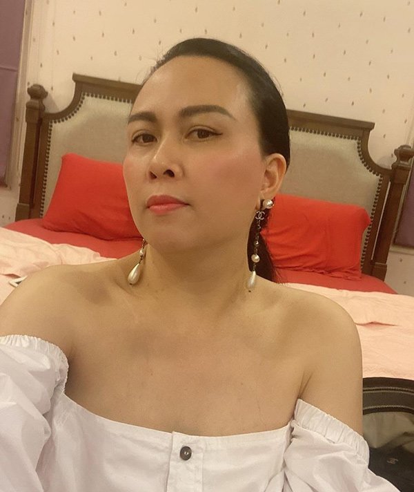 khoe 9 doi bong tai quy hiem moi mua, phuong chanel duoc instagram nuoc ngoai nhac ten - 18