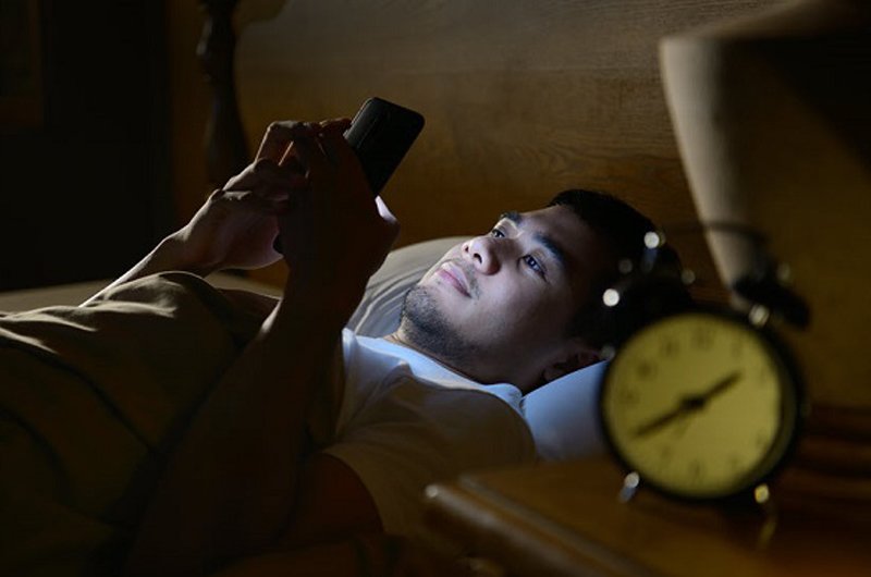 Giấc ngủ có ảnh hưởng rất lớn đến sự củng cố và phát triển của não. Nhiều người bị mất ngủ trong một thời gian dài sẽ khiến não trở nên kém hiệu quả trong việc bài tiết các chất chuyển hóa.
