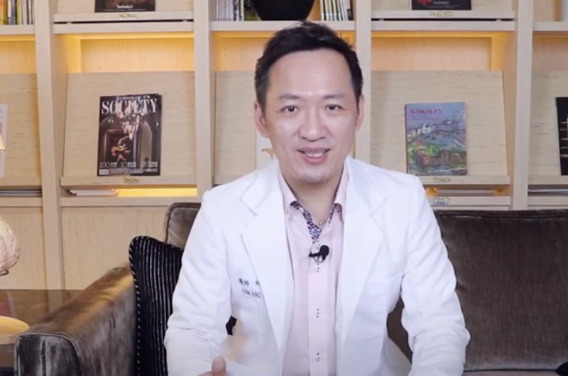 Bác sĩ Lâm Chí Hào, trưởng Khoa Thần kinh của Bệnh viện Lâm Tân (Đài Loan) chia sẻ 8 nguyên nhân có thể làm tổn thương não, trong đó có không ít thói quen mọi người thường làm.
