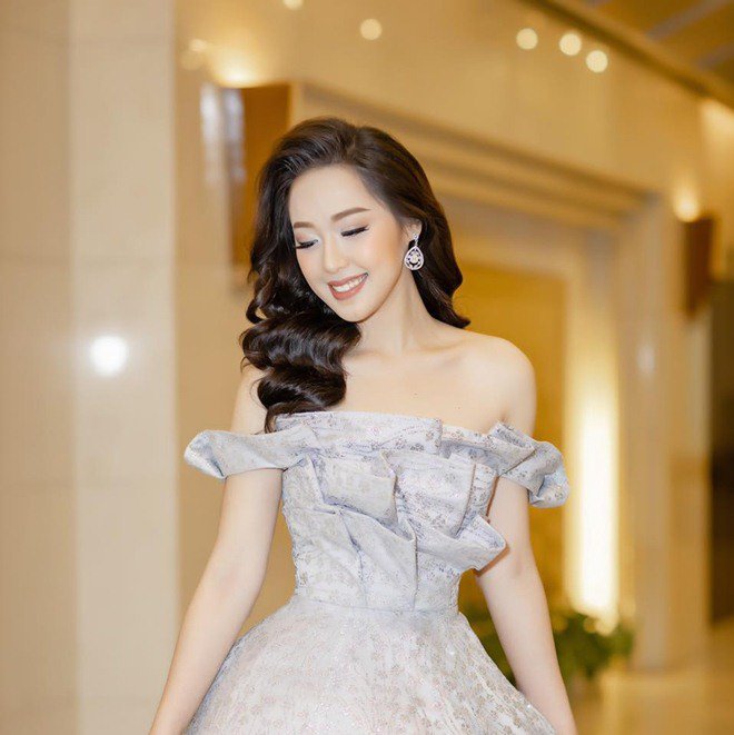 Nữ MC VTV đang được dân mạng "truy lùng" vì đẹp ngang Hoa hậu - ảnh 4
