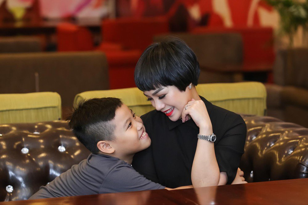 7 năm làm mẹ đơn thân, Ngọc Khuê khóc vì câu động viên của con trai mong mẹ tái hôn - 2