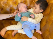 Yêu con - Bà mẹ U50 Văn Thùy Dương khoe ảnh cháu bế chú, ứa nước mắt thương cháu nội