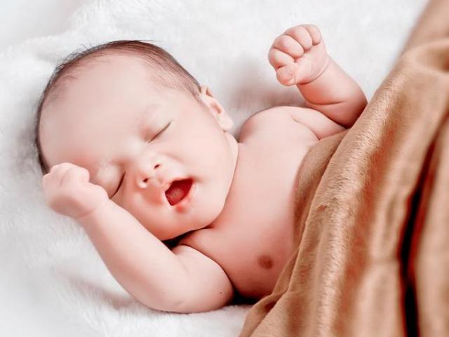 3 hành động của trẻ khi ngủ chứng tỏ lớn lên sẽ thông minh hơn người