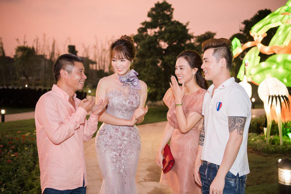 Kém 13 tuổi nhưng Á hậu - BTV Thụy Vân lại gọi NSND Công Lý là amp;#34;emamp;#34; - 4