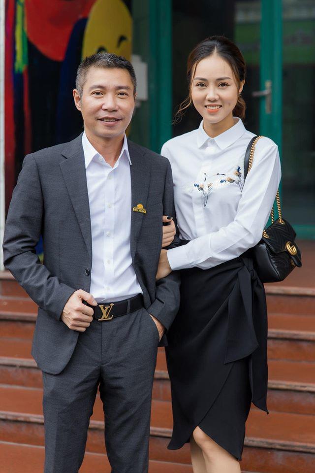 Kém 13 tuổi nhưng Á hậu - BTV Thụy Vân lại gọi NSND Công Lý là amp;#34;emamp;#34; - 3
