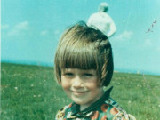 Tin tức - Bố phát hiện bóng trắng kỳ lạ khi chụp con gái và bí ẩn 50 năm không lời giải đáp