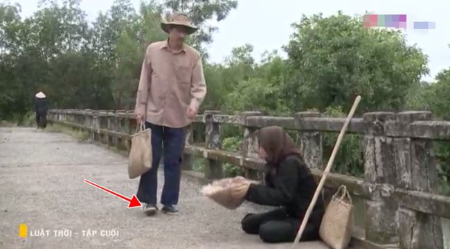 amp;#34;Rổ sạnamp;#34; Luật Trời: Lan Ngọc bị tạt axit vẫn tiếc bộ lông mi, giày thể thao amp;#34;đi lạcamp;#34; - 5