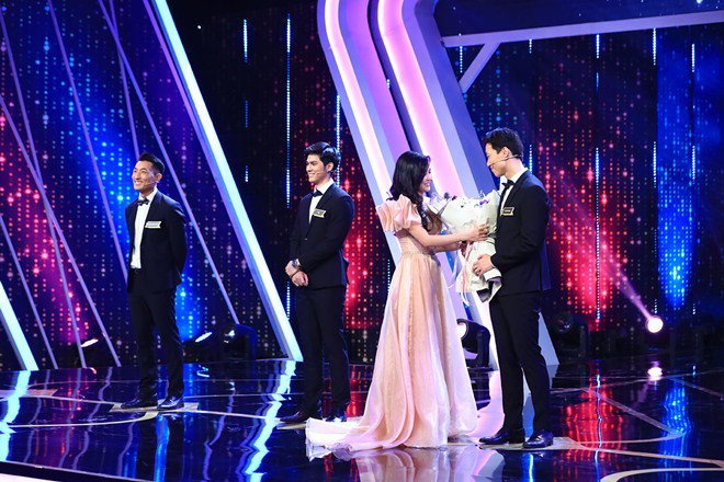 Ca sĩ Thu Ngọc nắm tay trai trẻ Người Ấy Là Ai, cả trường quay amp;#34;đau timamp;#34; vì bị lừa - 3