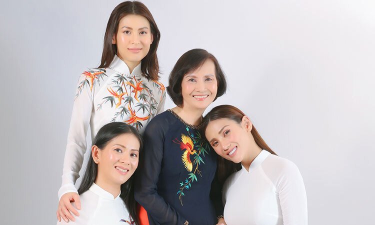 Sao Việt xúc động trong Ngày Của Mẹ: Kim Hiền tự trách bất hiếu, Kim Thư khóc vì con trai - 8