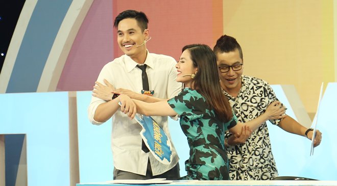 Gái có chồng Vân Trang bật dậy khỏi bàn, phủ nhận với Tường Vi: amp;#34;Ngôn tình không có thậtamp;#34; - 6