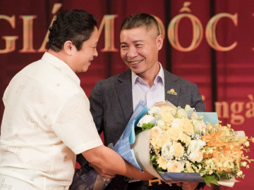 Nghệ sĩ Hoàng Dũng, Quốc Khánh và Xuân Bắc đến mừng Công Lý lên chức