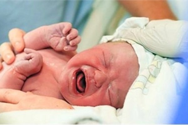 Tin thầy bói, chồng muốn xét nghiệm ADN con trai vừa lọt lòng