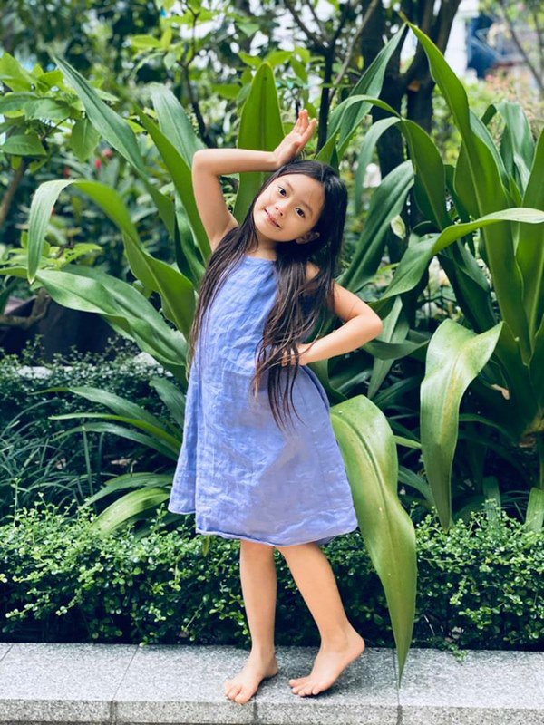 Ngắm phong cách của con gái Đoan Trang, các mẹ học ngay cách chọn đồ hè cho công chúa cưng - ảnh 5