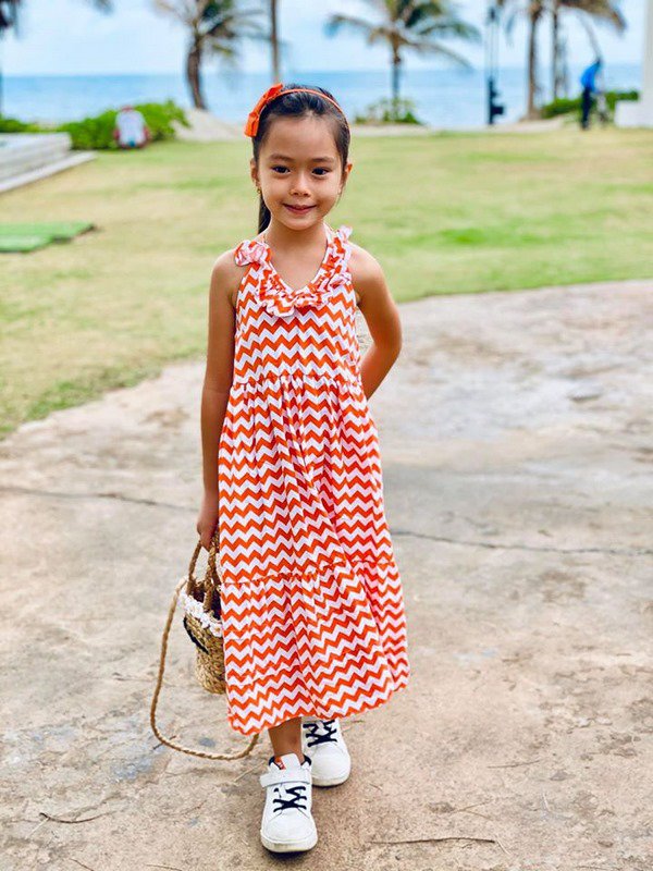 Ngắm phong cách của con gái Đoan Trang, các mẹ học ngay cách chọn đồ hè cho công chúa cưng - ảnh 3