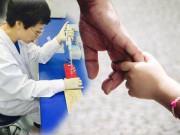 Tin tức - 16 năm làm xét nghiệm ADN, bác sĩ kể chuyện hiếm ai tin: Ông nội là cha của cháu
