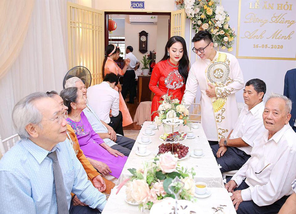 Sao Việt 24h: Sau khi bạn gái sinh năm 1999 có thai, ca sĩ Đông Hùng chính thức hỏi cưới - 4