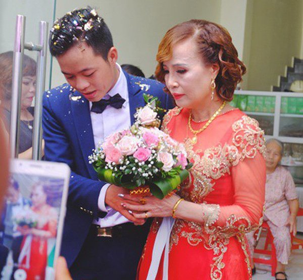 Cô dâu Thu Sao bất ngờ gặp cô dâu 65 cưới chồng kém 41, dân mạng phản ứng trái chiều - 4