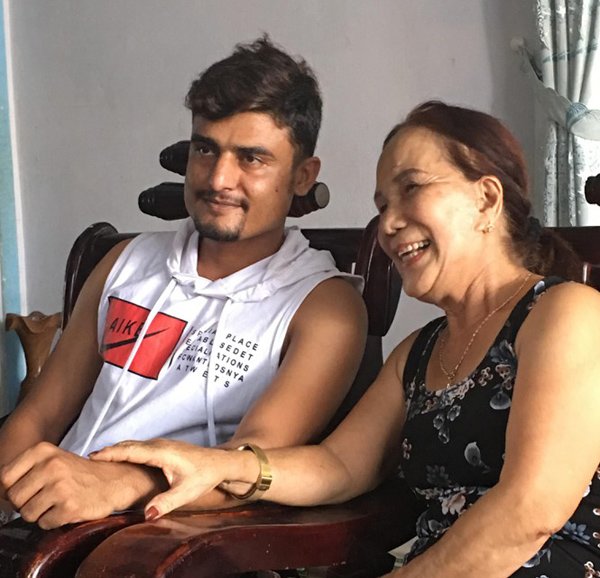 Cô dâu Thu Sao bất ngờ gặp cô dâu 65 cưới chồng kém 41, dân mạng phản ứng trái chiều - 3