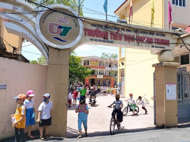 Vụ HS lớp 1 đi học sớm bị phê bình, đứng ngoài cổng: Giám đốc Sở GĐĐT nói gì?