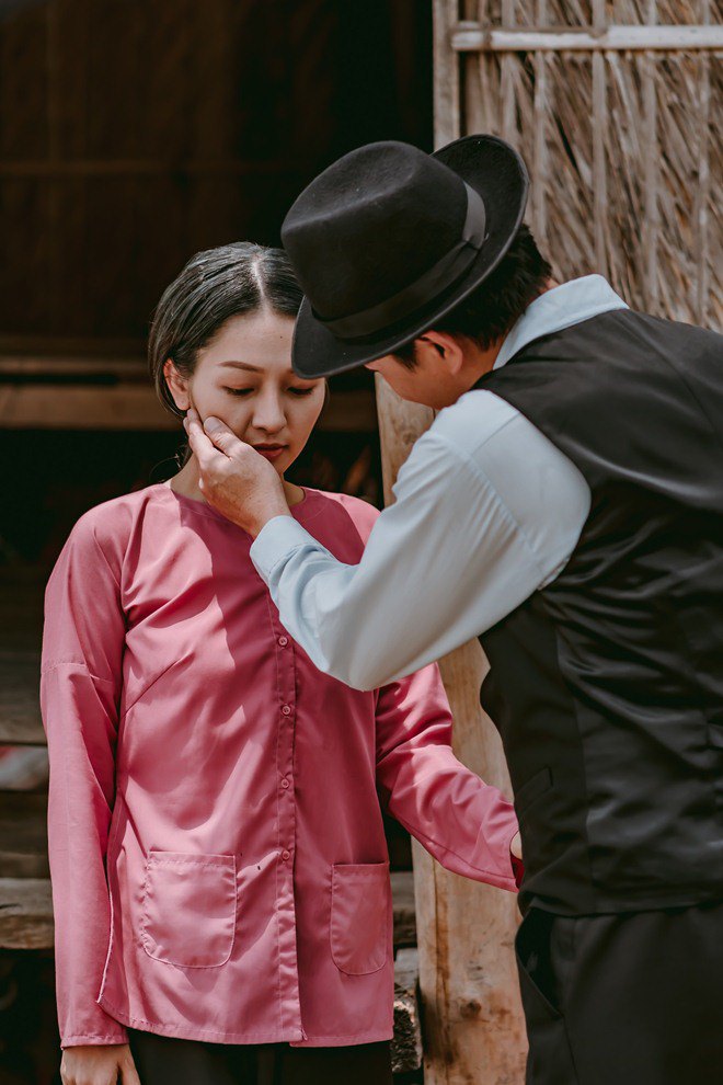 Châu Khải Phong đau đớn vì bị amp;#34;cậu Baamp;#34; Cao Minh Đạt cướp người yêu trong MV - 2