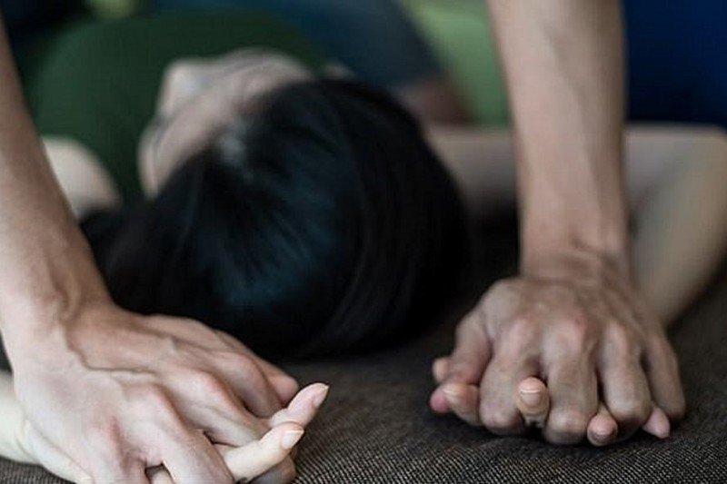 Lần mò lên giường cưỡng hiếp chủ nhà sau khi cuỗm tài sản, 4 tên trộm amp;#34;biến tháiamp;#34; trả giá - 4