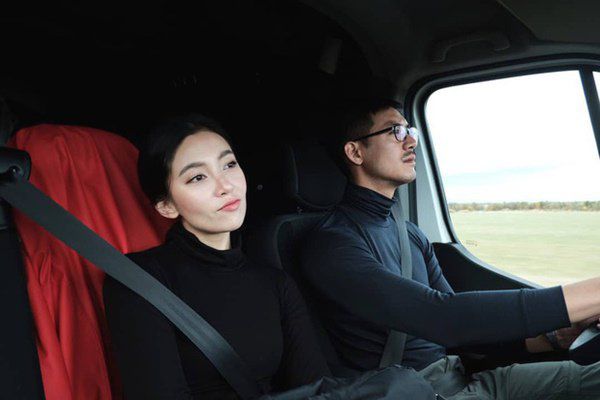 Làng giải trí xứ chùa Vàng: Yêu lâu, lười cưới, người hâm mộ amp;#34;đứng ngồi không yênamp;#34; - 16