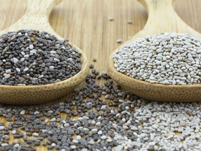 Hạt chia có 2
loại: Trắng và đen