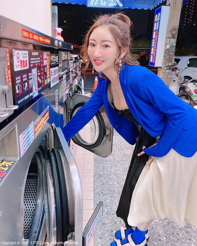 Gặp gái xinh ngực amp;#34;khủngamp;#34; khi đi giặt ủi, cô gái quay mặt ra chàng trai lập tức hối hận - 2