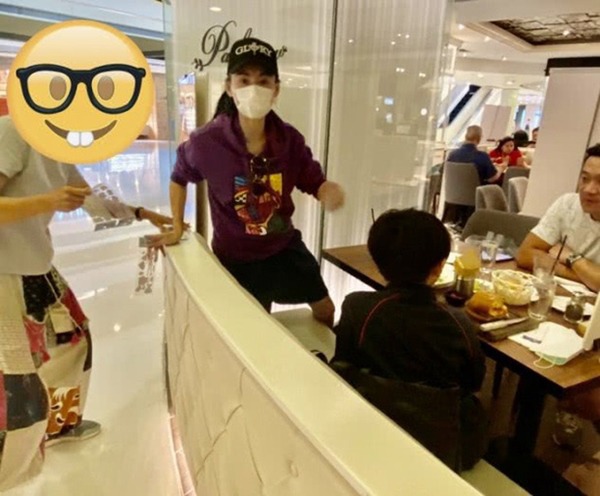Trương Bá Chi đi ăn với người đàn ông lạ nhưng hành động khi bị phát hiện mới đáng nói - 3