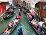 Xem ăn chơi - 7 địa điểm du lịch nổi tiếng nhưng quá đông đúc nên du khách hiếm khi muốn quay lại