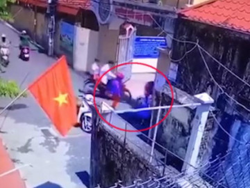 Clip nghi dàn dựng vụ học sinh lớp 1 đứng cổng trường giữa trời nắng: Chủ camera lên tiếng